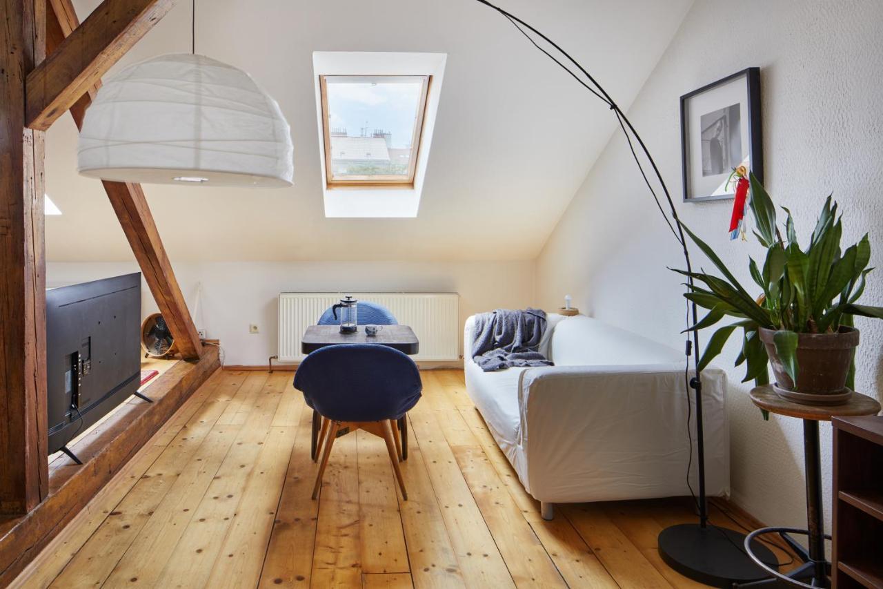 Apartamento Prague Days - Sunlit Attic Loft In Vinohrady Exterior foto
