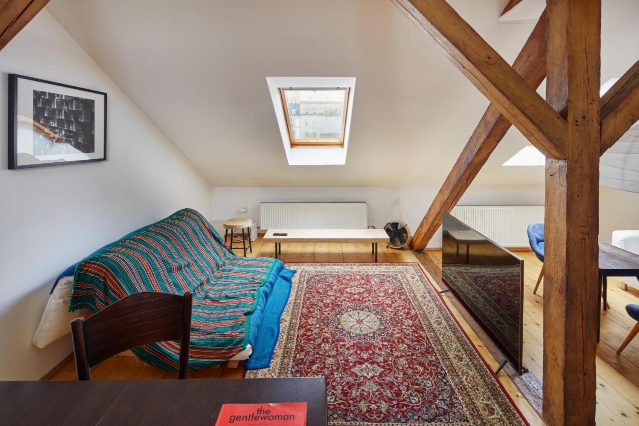 Apartamento Prague Days - Sunlit Attic Loft In Vinohrady Exterior foto